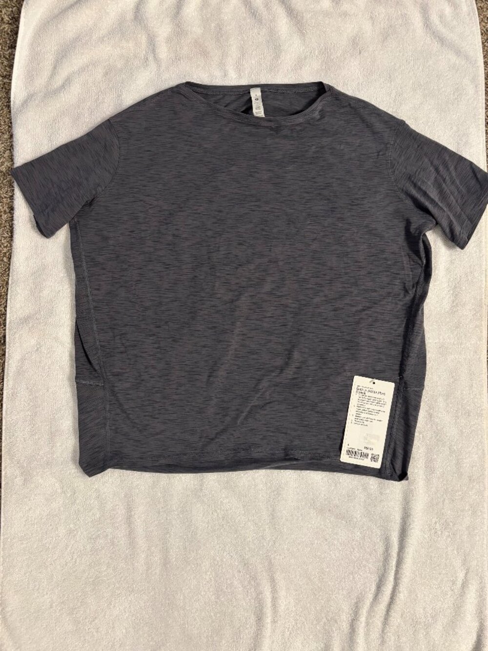 Lululemon Back in Action Shirt - NWT - Size 4